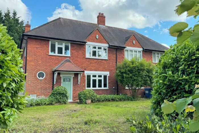 3 Bedroom House To Rent In Hillsboro Road, East Dulwich, London, SE22