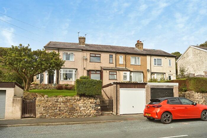 2 Bedroom Terraced House For Sale In Sunnymount, Braithwaite, Keighley, BD22