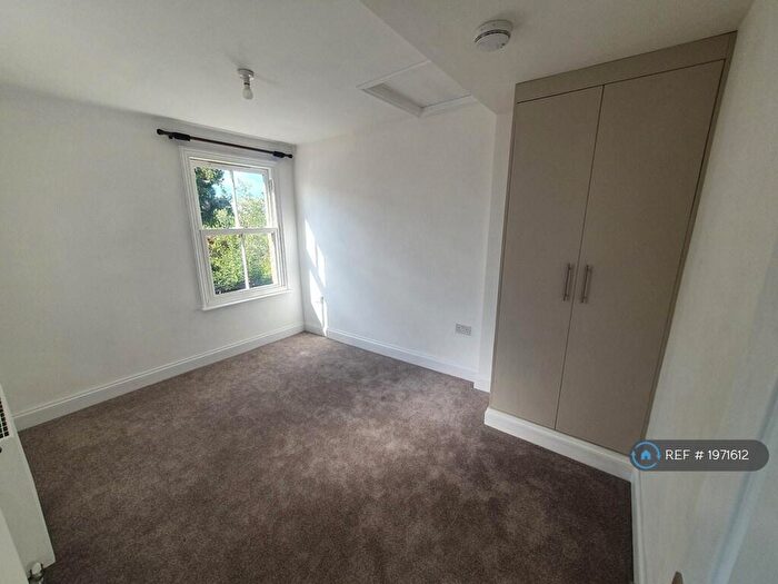 2 Bedroom Flat To Rent In Badshot Lea Road, Badshot Lea, Farnham, GU9