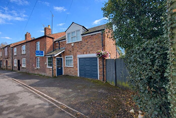 3 Bedroom End Of Terrace House For Sale In Adlington Road, Wilmslow, Cheshire, SK9
