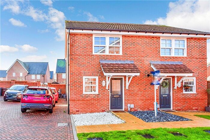 2 Bedroom Semi-detached House For Sale In Pakenham Road, Waterlooville, Hampshire, PO7