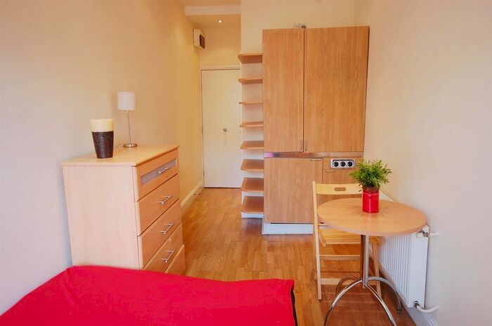 Studio To Rent In Southwell Gardens, South Kensington, SW7