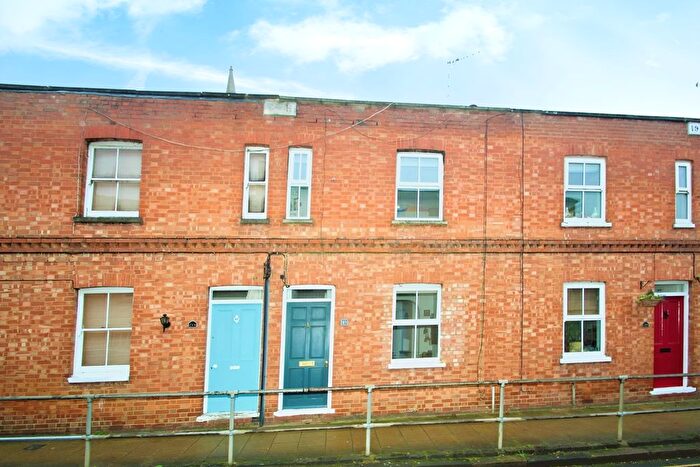 2 Bedroom End Of Terrace House To Rent In Well Street, Buckingham, MK18