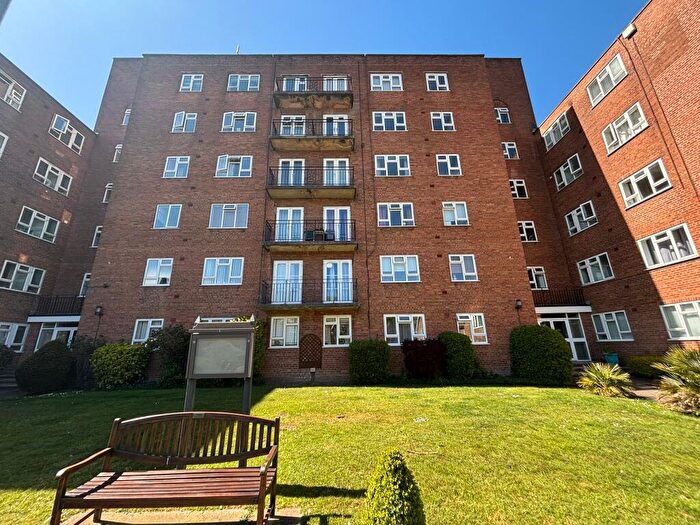 1 Bedroom Flat To Rent In Phoenix Court, West Drive, Edgbaston, B5