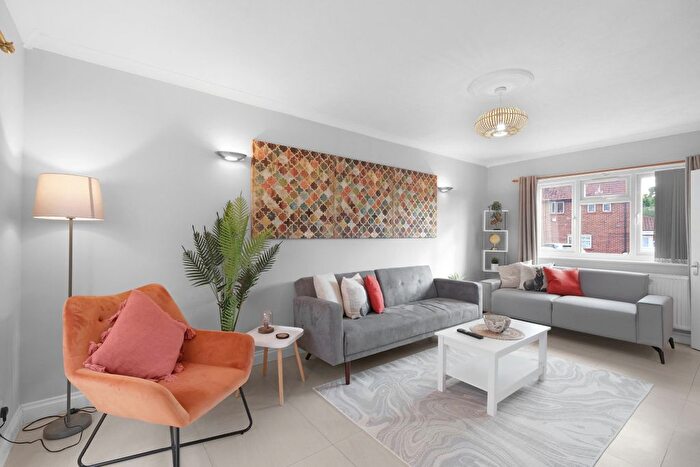 3 Bedroom Detached House To Rent In Keel Drive, Cippenham, Slough, SL1