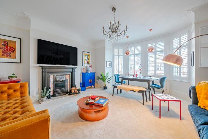 3 Bedroom Flat To Rent In The Mall, Southgate, London, N14