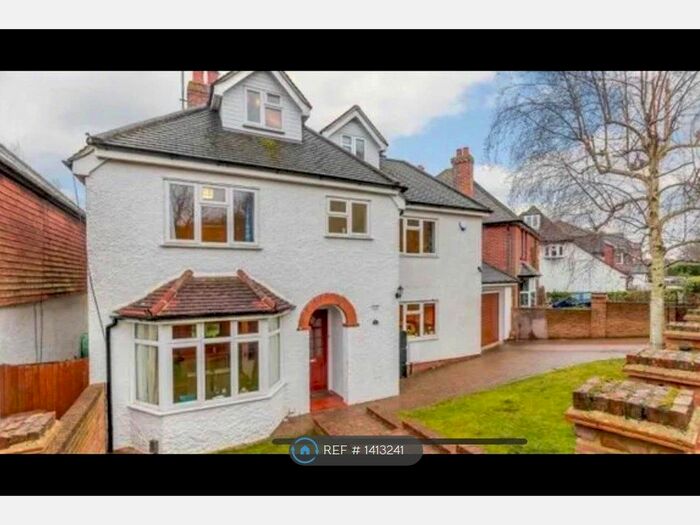 5 Bedroom Detached House To Rent In Ridgemount, Guildford, GU2
