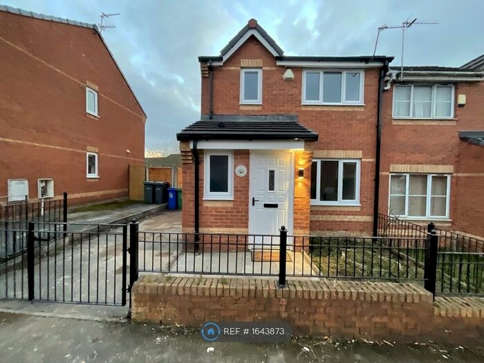 3 Bedroom Detached House To Rent In Foxham Drive, Salford, M7