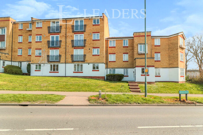 2 Bedroom Flat To Rent In Dadswood, CM20