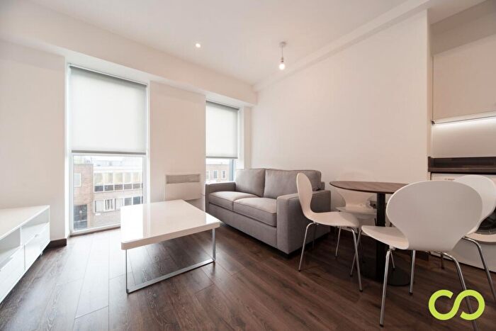 1 Bedroom Flat To Rent In Park Crescent, Luton, LU1