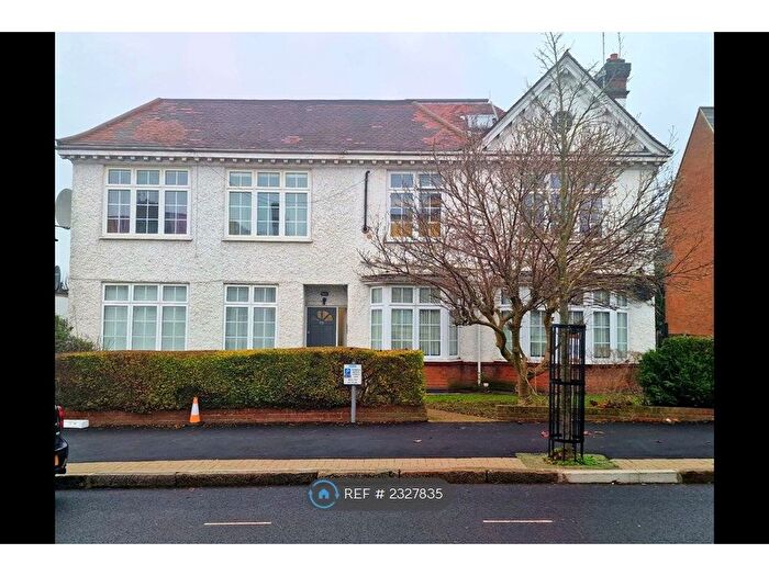 2 Bedroom Flat To Rent In Station Road, Hendon, NW4