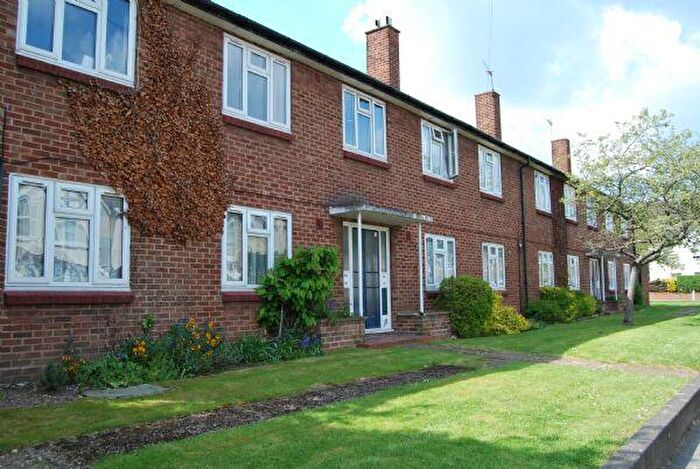 2 Bedroom Flat To Rent In Cambridge Road, New Malden, KT3