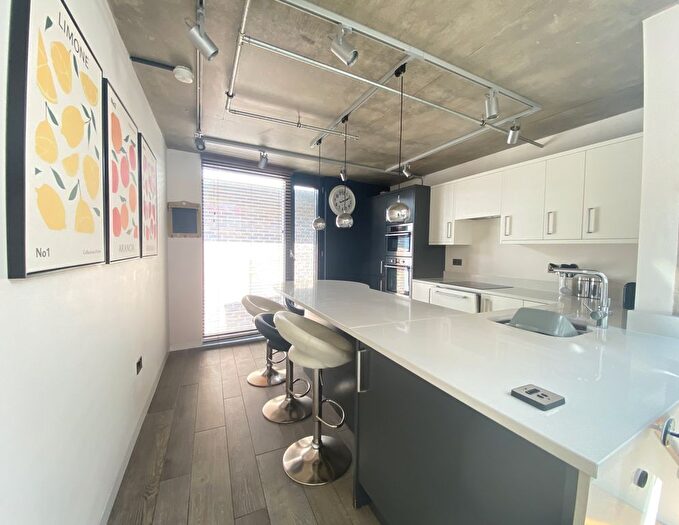 4 Bedroom Town House To Rent In Southern Street, Castlefield, Manchester, M3
