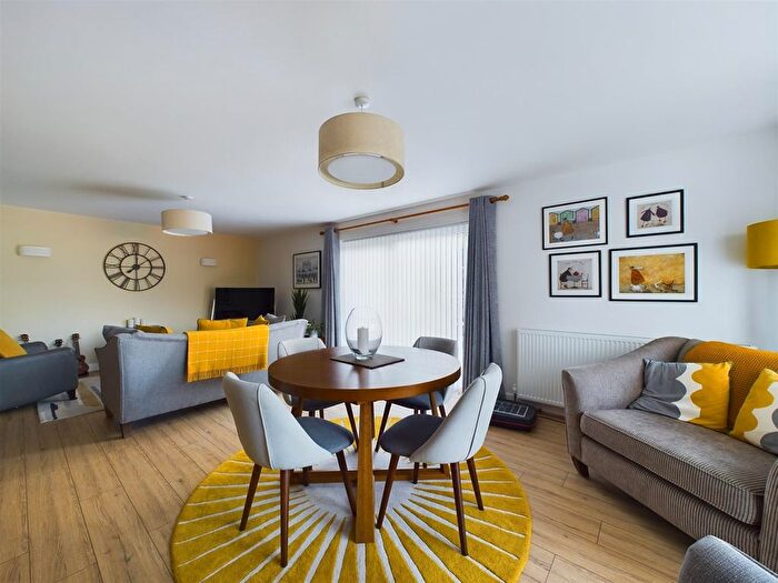 2 Bedroom Flat For Sale In Albion Street, New Brighton, Wallasey, CH45
