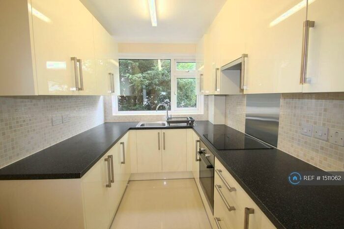 1 Bedroom Flat To Rent In Alexandra Grove, London, N12