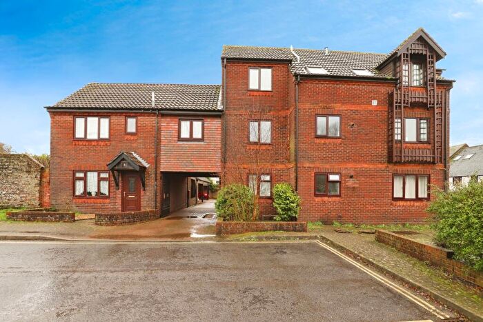 2 Bedroom Flat For Sale In Furlong Mews, Ringwood, Hampshire, BH24