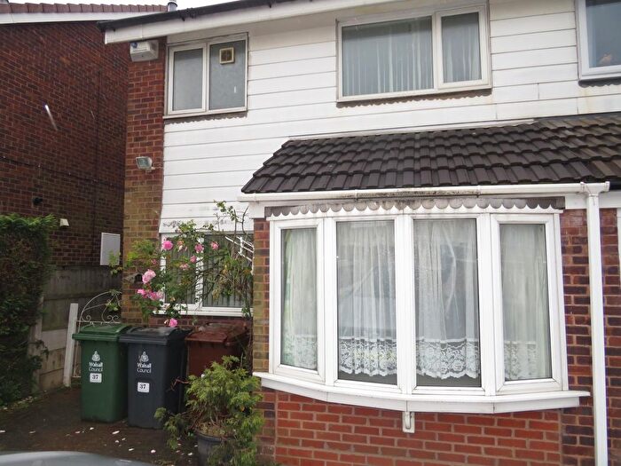 3 Bedroom Property To Rent In Brockhurst Crescent, Walsall, WS5