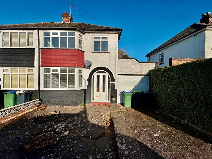 3 Bedroom Semi Detached House To Rent In Lindley Avenue, Tipton, DY4