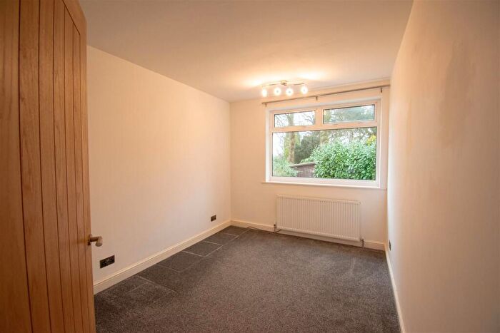 2 Bedroom Detached Bungalow For Sale In Meadow Road, Ripley, DE5