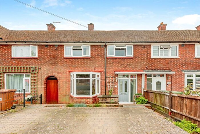 3 Bedroom Terraced House For Sale In Mansfield Drive, Merstham, Redhill, RH1