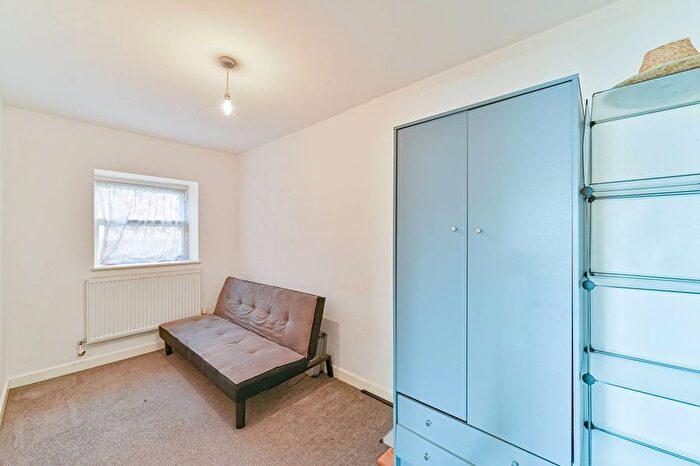 2 Bedroom Flat To Rent In Crayford Road, Crayford, DA1