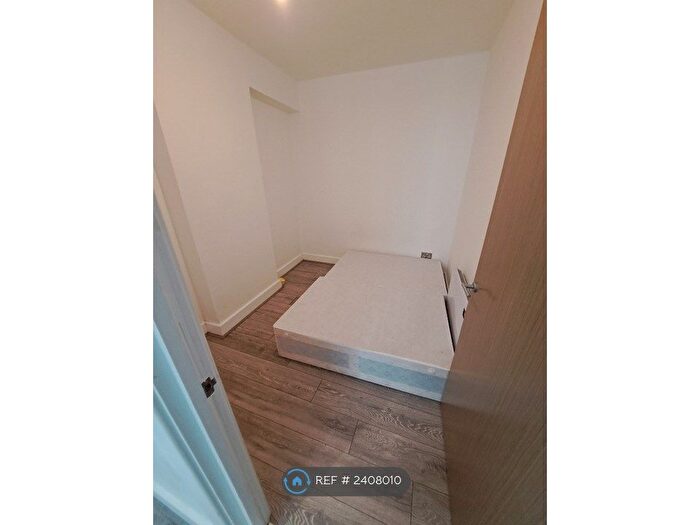 1 Bedroom Flat To Rent In Hornsey Road, London, N19