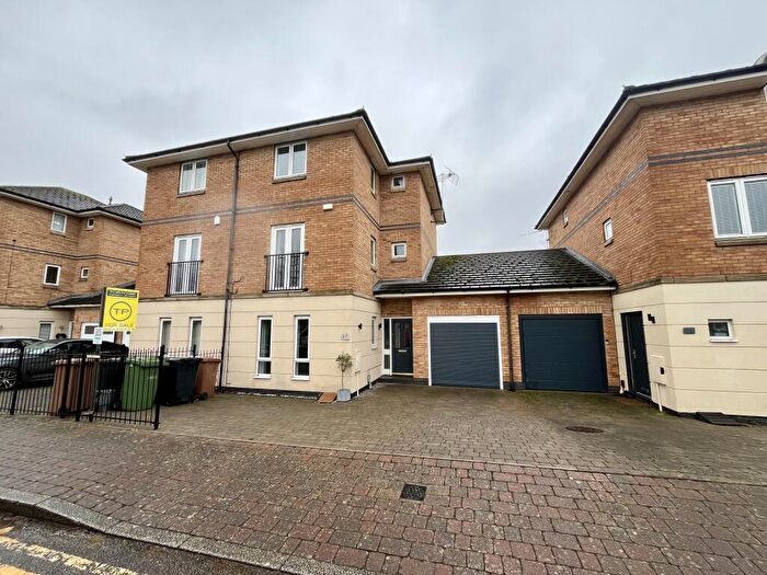 4 Bedroom Semi-Detached House For Sale In Stanton Square, Hampton Hargate, Peterborough, PE7