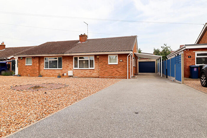 2 Bedroom Semi-Detached Bungalow For Sale In Park Avenue, Little Paxton, St. Neots, Cambridgeshire, PE19