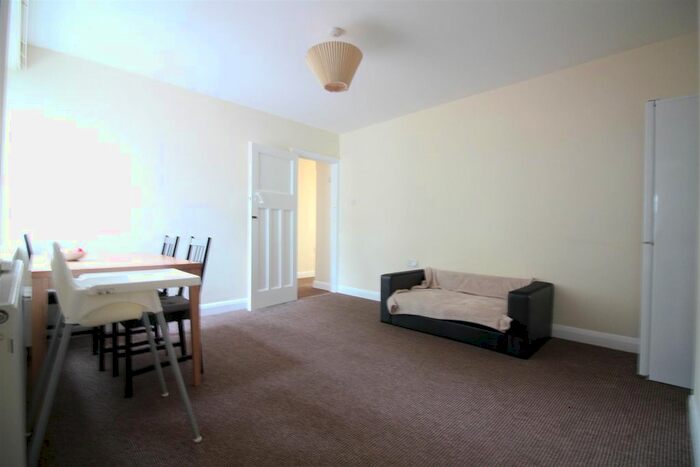 1 Bedroom Flat To Rent In Elmsworth Avenue, Hounslow, TW3