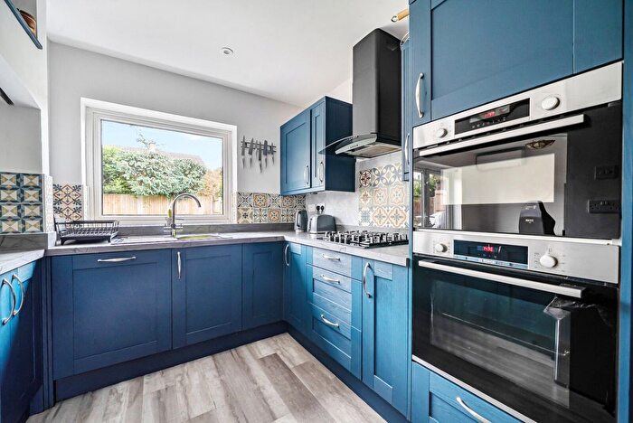 4 Bedroom Detached House To Rent In Vincent Close, Fetcham, Leatherhead, KT22