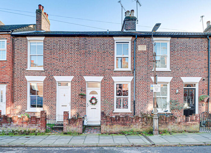 2 Bedroom Terraced House For Sale In Bernard Street, St. Albans, Hertfordshire, AL3