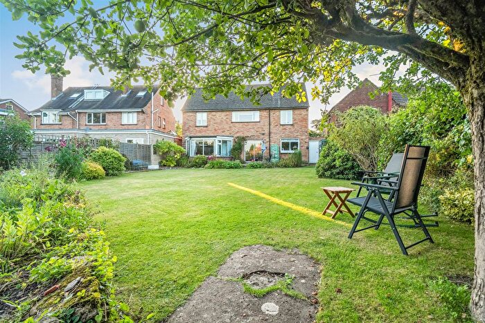 4 Bedroom Detached House For Sale In Queens Road, Devizes, SN10