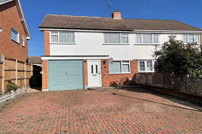 3 Bedroom Semi-Detached House To Rent In Brunel Road, Braintree, CM7