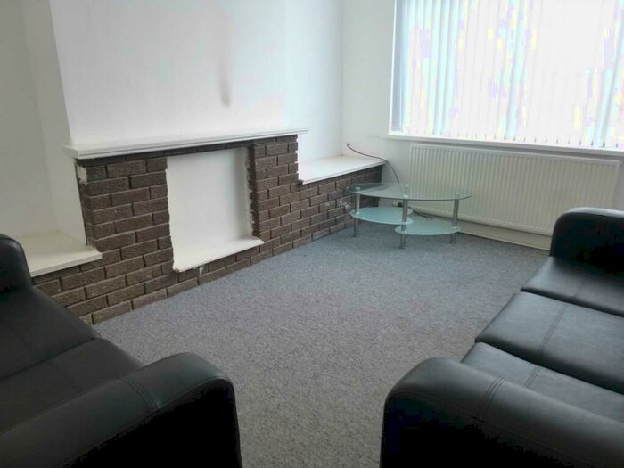 2 Bedroom Terraced House To Rent In Moseley Road, Fallowfield, M14