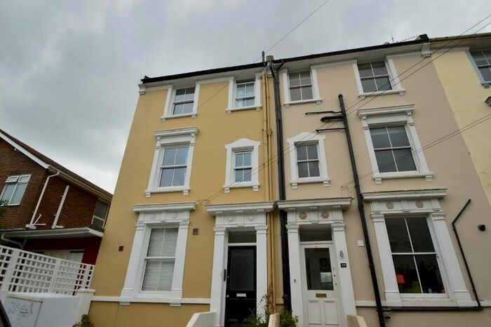 1 Bedroom Flat To Rent In Quarry Road, Hastings, East Sussex, TN34
