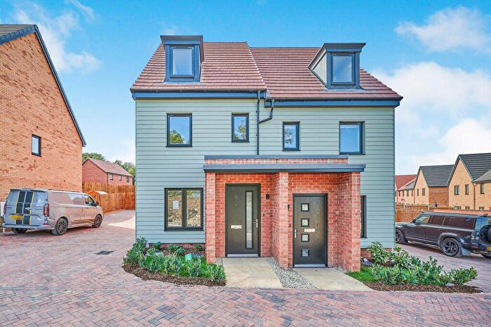 3 Bedroom Semi-Detached House To Rent In Bull Close, Bishop's Stortford, CM23