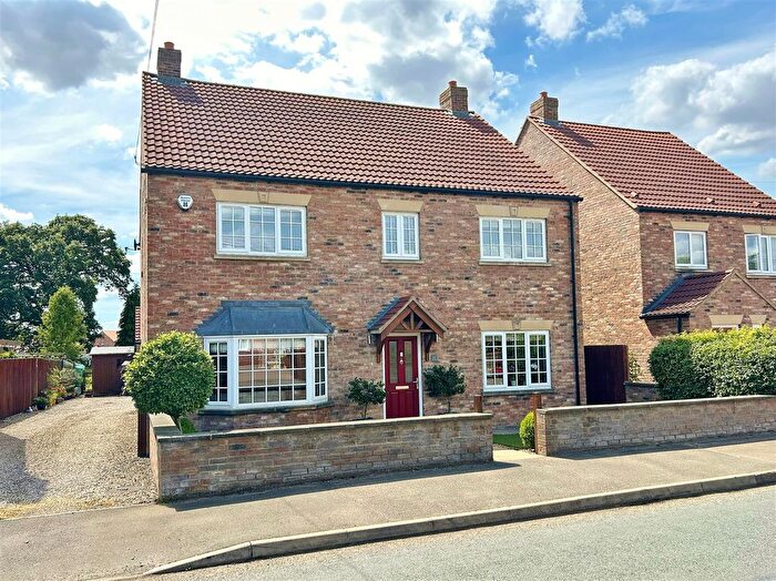 5 Bedroom Detached House For Sale In Skipwith Road, Skipwith, YO8