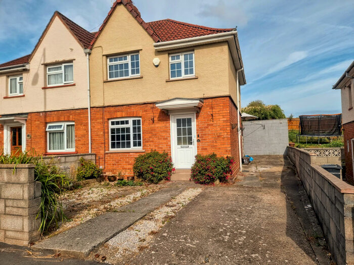 3 Bedroom House To Rent In Glyn Vale, Bristol, BS3