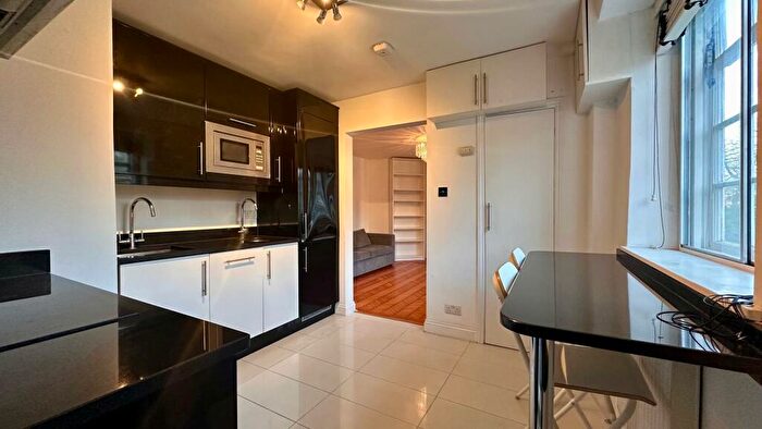 2 Bedroom Apartment To Rent In Lyttelton Road, London, N2