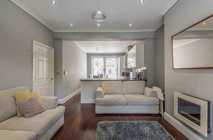 3 Bedroom Maisonette To Rent In Langdon Park Road, London, N6