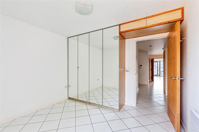 2 Bedroom Flat For Sale In Deanery Road, Bristol, BS1 - Photo 12
