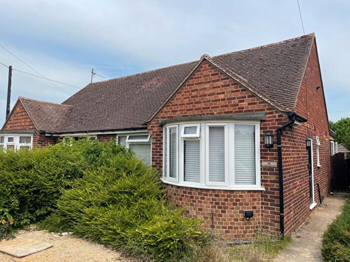 2 Bedroom Bungalow To Rent In Highbury Grove, Bedford, MK41