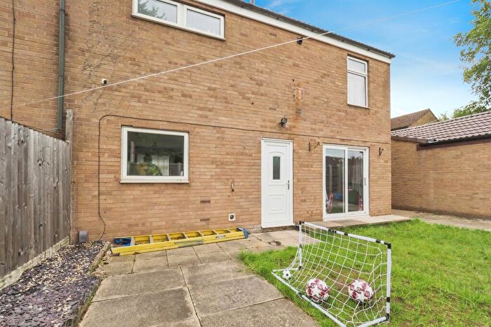 3 Bedroom Semi-Detached House For Sale In Torrington Road, Scunthorpe, DN17