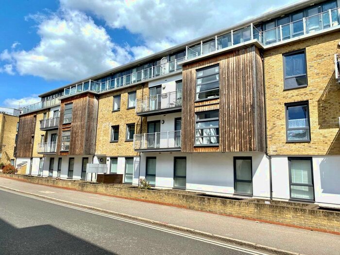 1 Bedroom Flat To Rent In Elder Court, Mead Lane, SG13