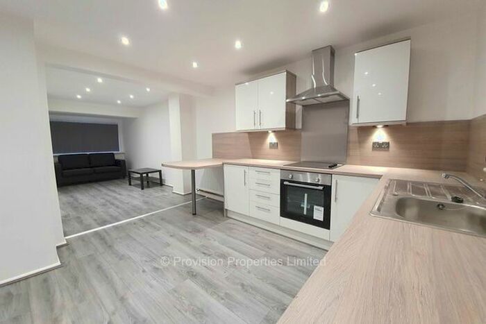 4 Bedroom Town House To Rent In Well Close Rise, City Centre, Leeds, LS2