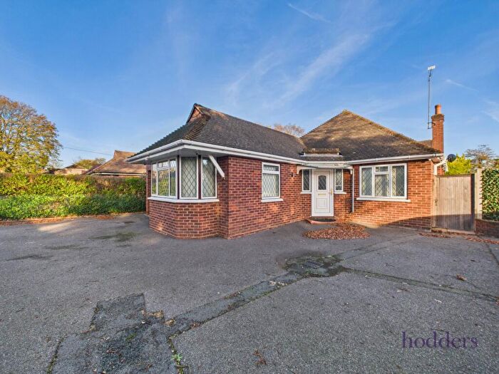 3 Bedroom Bungalow For Sale In Addlestone, Surrey, KT15