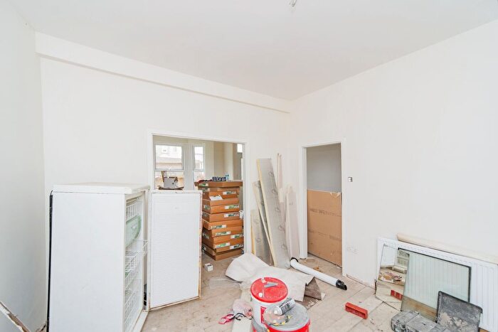3 Bedroom Terraced House For Sale In Plum Lane, London, SE18