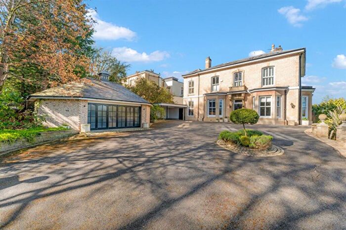 5 Bedroom House For Sale In Macclesfield Road, Alderley Edge, SK9