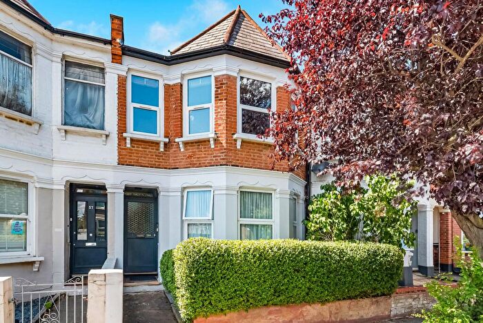 2 Bedroom Flat For Sale In Marlborough Road, Bounds Green, N22