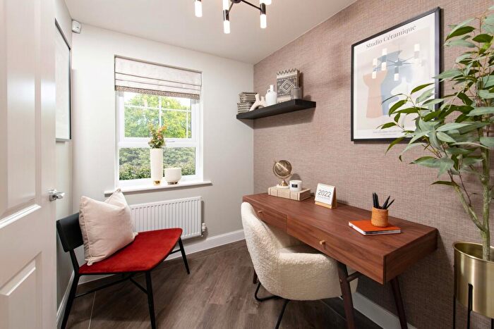 3 Bedroom End Of Terrace House For Sale In Inkersall Road, Chesterfield, Derbyshire, S43